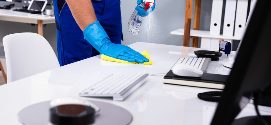 Jaka powinna być częstotliwość sprzątania w firmie? Jak często sprzątać w biurze?